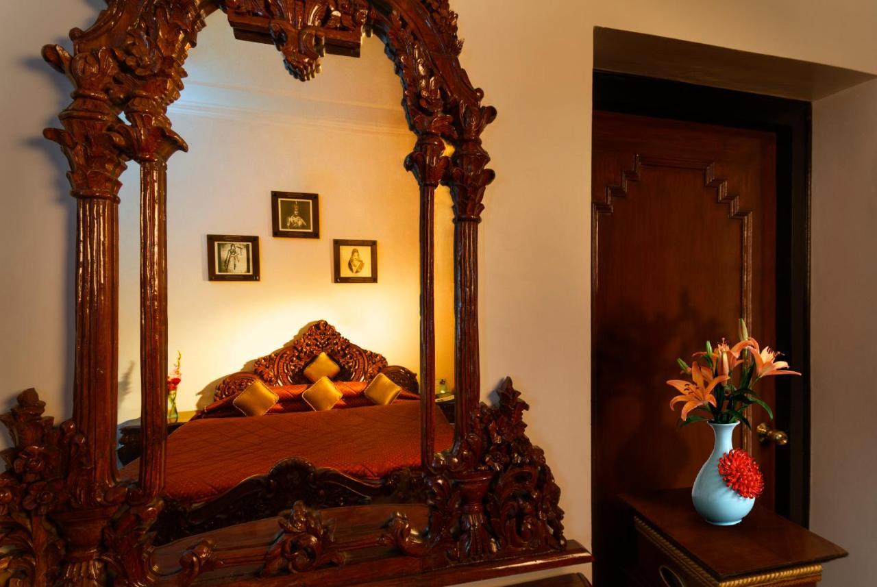 Hotel Deep Palace ラクナウ エクステリア 写真