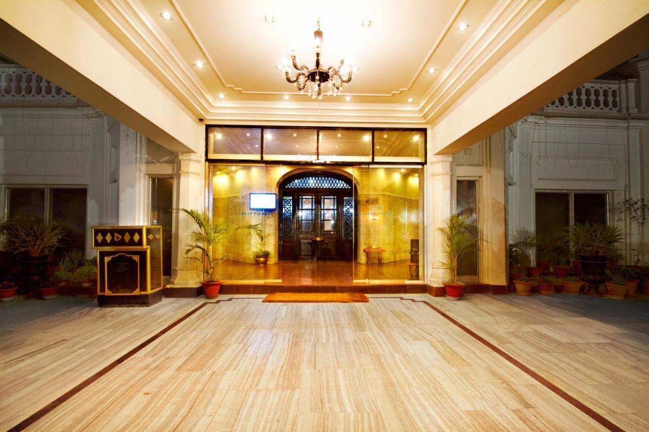Hotel Deep Palace ラクナウ エクステリア 写真