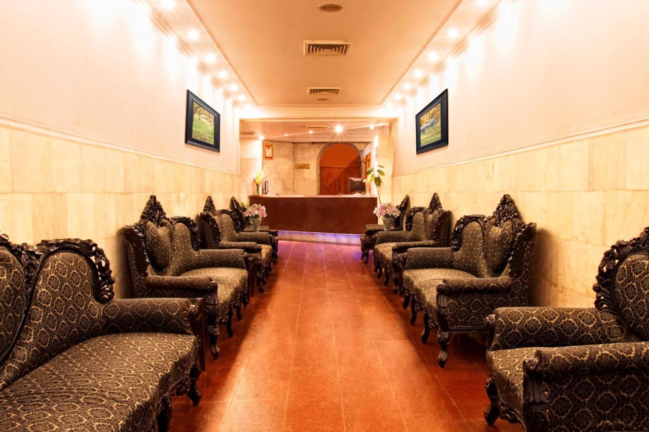 Hotel Deep Palace ラクナウ エクステリア 写真